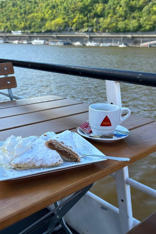 1 hour boat cruise with fragrant coffee and homemade strudel - Final verdict: should you book this 1-hour Maria Croon cruise?