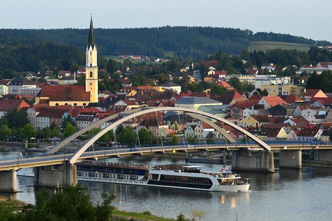 1-way Prague to Vilshofen private transfer - up to 7 passengers - Mercedes Car vs Minivan: The Seat-Space Issue You Should Check