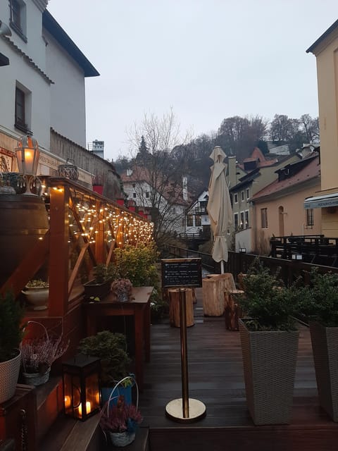 1000 years of history! Evening walking foodie tour - Where You Start: Prague Castle Area, Right at the Main Gate