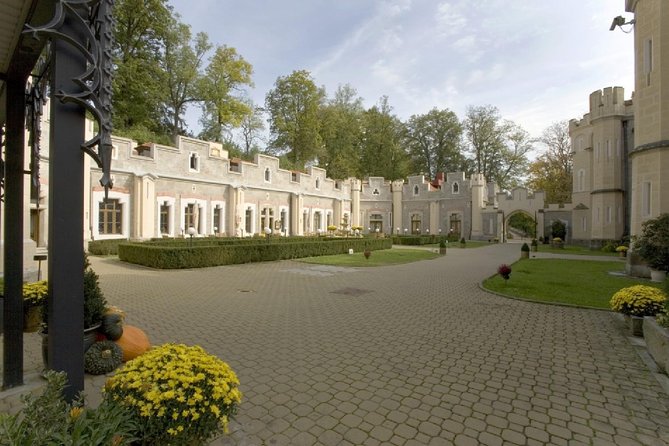 2-Day Hluboka and Cesky Krumlov Tour from Prague - Cesky Krumlov Castle: summer interiors vs winter outside viewing