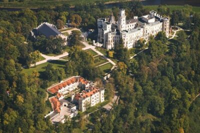 2-Day Hluboka and Cesky Krumlov Tour from Prague - Day 1 in Cesky Krumlov: the 3-hour walking tour that sets you up