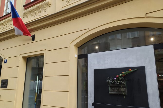 Back to Communism Walking Tour - Stop 3: the hands on Narodni třída and the Velvet Revolution memorial