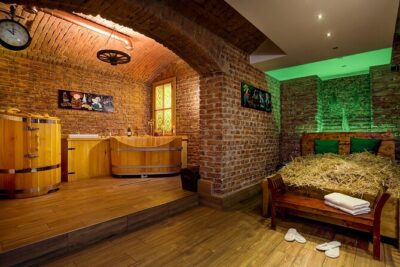 Beer bath Spa for 2 people/ 1 tub - 1,5 hour Activity in Prague - The Arrival: Dejvická 255/18 and a Mobile Ticket