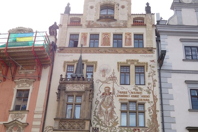 Best of Prague - City walking tour with Czech Cuisine Lunch - Charles Bridge: why statues and sandstone matter