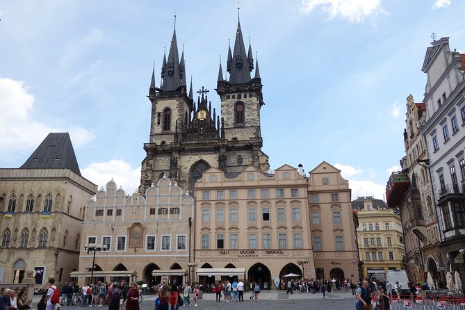 Best of Prague - City walking tour with Czech Cuisine Lunch - Prague Castle and St Vitus Cathedral: power, crowns, and scale