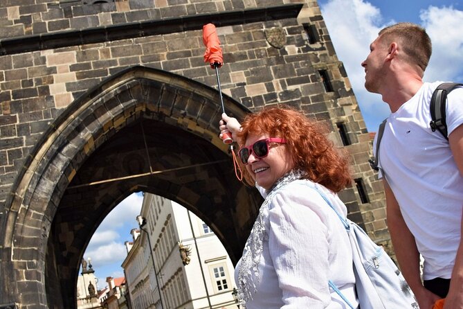Best of Prague: Private City Walking Tour, Boat Cruise, and Typical Czech Lunch - Meeting point at 10:00am, and spotting your guide fast