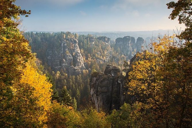 Bohemian Switzerland private hiking tour: Chronicles of Narnia - Pravčická Gate and Sokoli hnizdo: the biggest natural arch moment