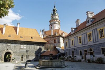 Cesky Krumlov Private Day Trip from Prague - The Prague-to-Cesky Krumlov drive: comfort and what your guide can do with the route