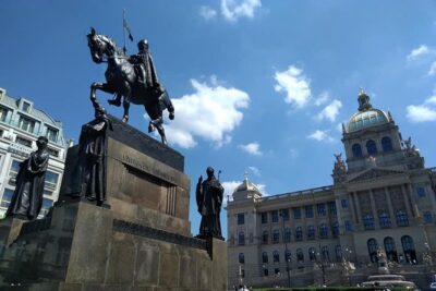 Communism and its fall Prague private tour - Meeting point of Czech intellectuals: context before you look