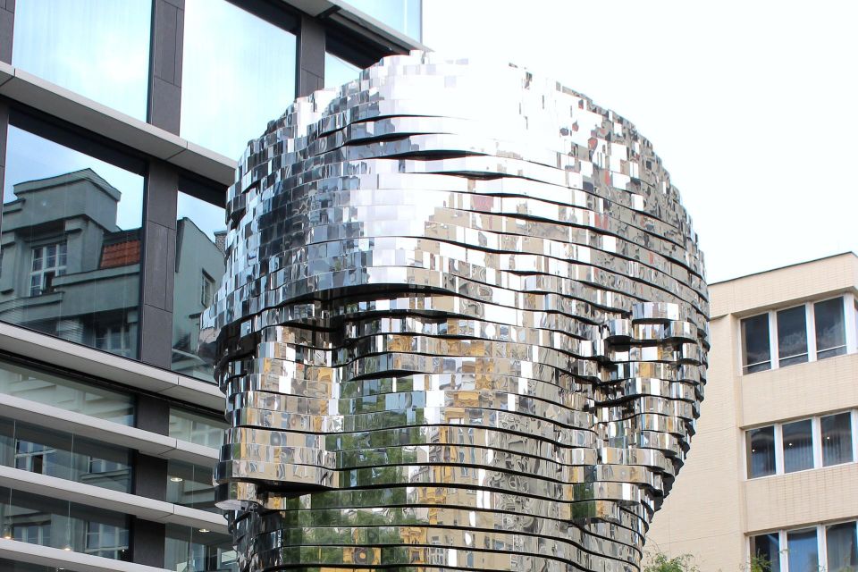 Contemporary art tour in Prague: the works of David Černý - Starting at Kinsky Square and Getting Your Bearings Fast