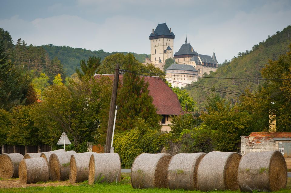 Coutryside e-bike tour to Karlstejn Castle - The long stretch out of town: Vltava and Berounka river cycling