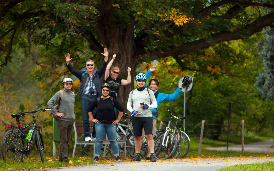 Coutryside e-bike tour to Karlstejn Castle - Getting back to Prague: the train ride that saves your day