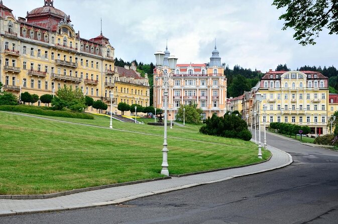 Czech Spas of Karlovy Vary and Marianske Lazne from Prague - Lunch in Karlovy Vary: A Helpful Break, With One Caveat