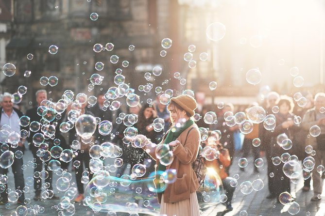 Discover Prague’s most Photogenic Spots with a Local - Kafka’s Rotating Head: The 11-Meter Moment You Can Time