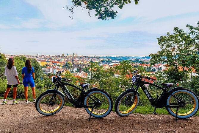 Ebike Sunset tour of Prague - Sunset timing and practical tips so the ride feels easy