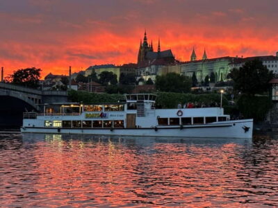 Evening cruise through Prague with 3-course served menu - Meeting at River Trip s.r.o. and How the 110 Minutes Work