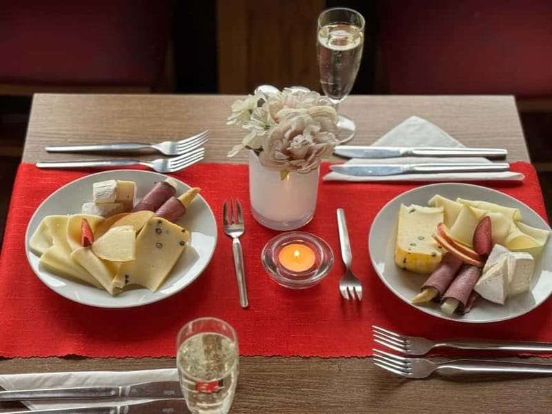 Evening cruise through Prague with 3-course served menu - FAQ