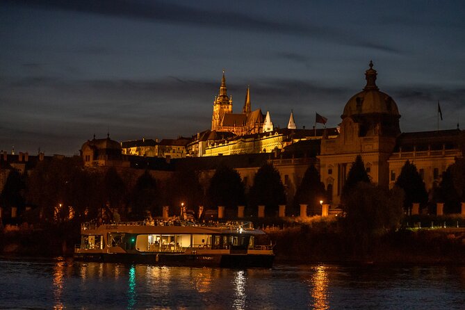 Evening Eco Cruise With a Glass of Prosecco in Bohemia - How the Onboard Interactive Guide Works (and Why Wi‑Fi Matters)