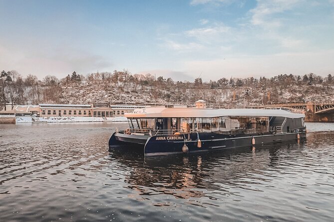 Evening Eco Cruise With a Glass of Prosecco in Bohemia - Boarding at Prague Boats: Quick Access and Where You’ll Start
