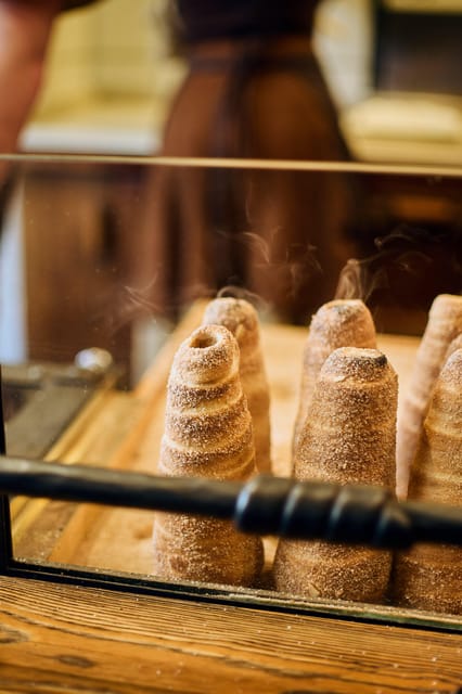 Explore Prague with our chimney cake Prague trail! - Practical Tips: Camera, Pace, and Getting What You Paid For