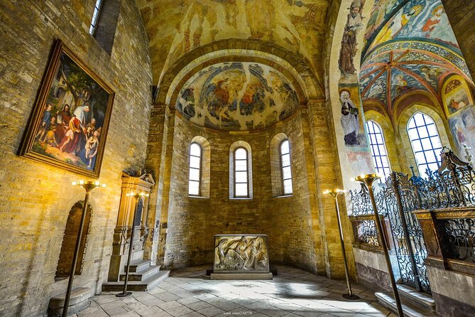 Explore the Historic Prague Castle: Private Half-Day Walking Tour - Stop 2: St. Vitus Cathedral and the Wenceslaus Tomb