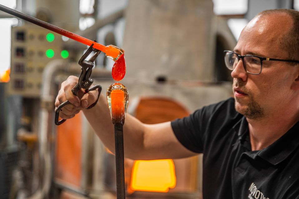 From Prague: Bohemian Glass Crystal Private Tour with Lunch - Why the Nový Bor glass circuit works