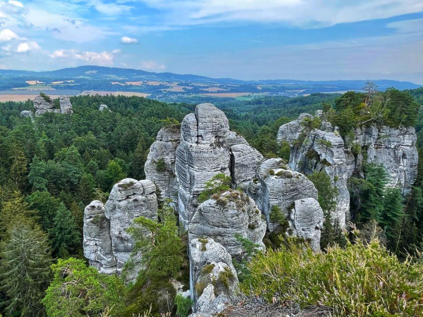 From Prague: Full-Day Bohemian Paradise Guided Hiking Trip - Hlavatice lookout: the first 30-minute payoff