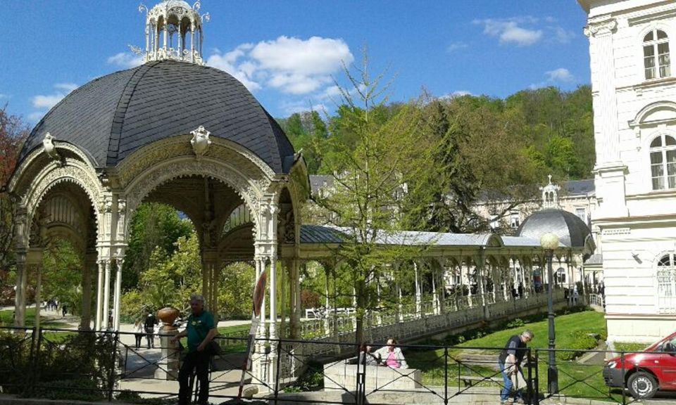 From Prague: Karlovy Vary Full-Day Tour - Lunch and the Pace: When You Need a Break