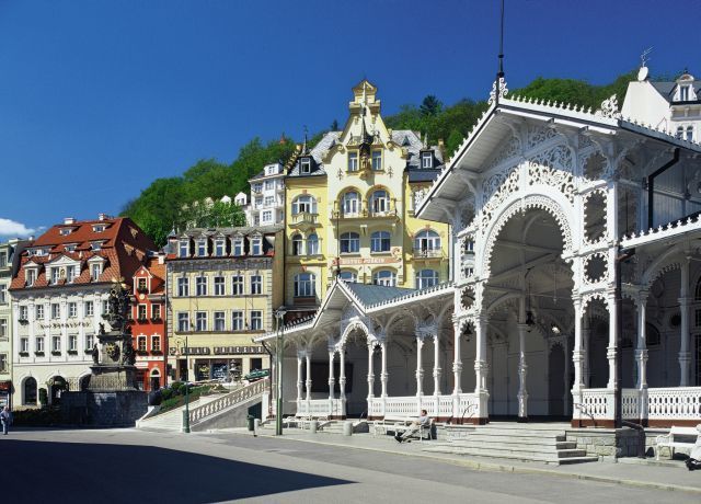 From Prague: Karlovy Vary Full-Day Tour - The Moser Glass Stop: Czech Craft With Big Name Clout