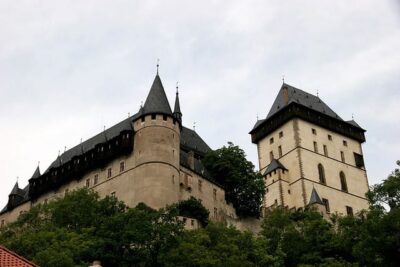 From Prague: Karlstejn Castle Skip-the-Line Ticket and Tour - The countryside drive: the calm part before the climb