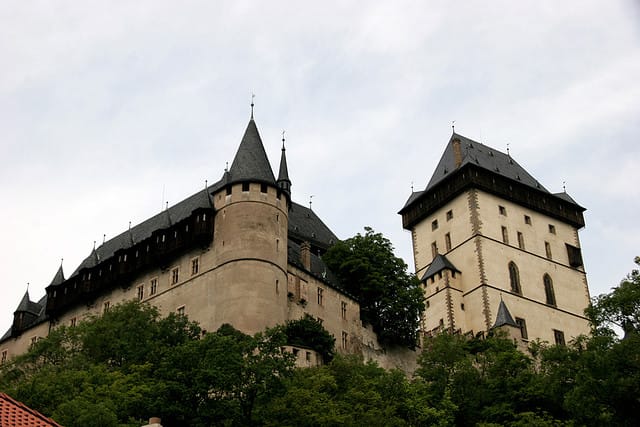 From Prague: Karlstejn Castle Skip-the-Line Ticket and Tour - The countryside drive: the calm part before the climb