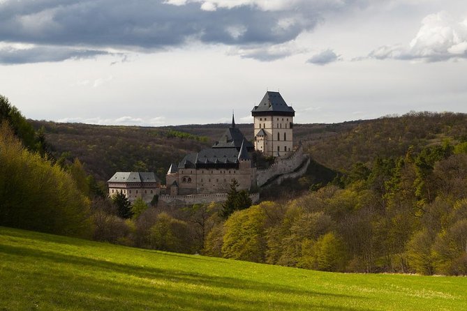 From Prague: Karlstejn with Admission and Pick up - Finding Your Ride at Na Florenci (9:30am) and What the Pickup Means