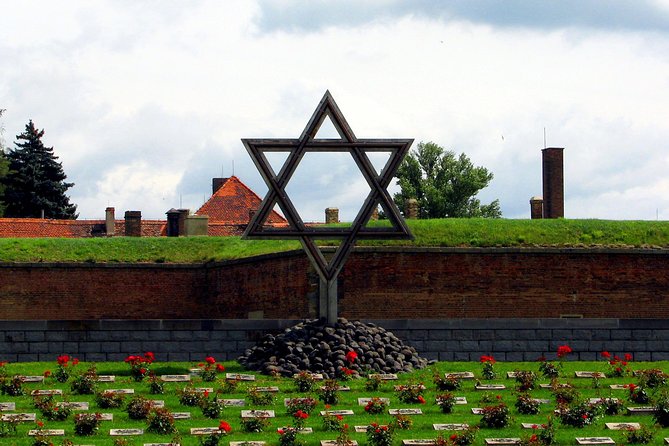 From Prague: Terezin Concentration Camp & Memorial Tour - Getting There: The 12:00 Start and the Pace of the Day