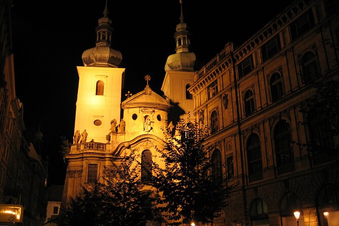 Ghosts and Legends walking tour in Prague - Meeting the Right Guide: The Style Range You Should Expect