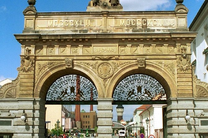 Glass and Brewery Day Trip from Prague - Getting From Prague: Hotel Pickup and a Smooth Coach Start
