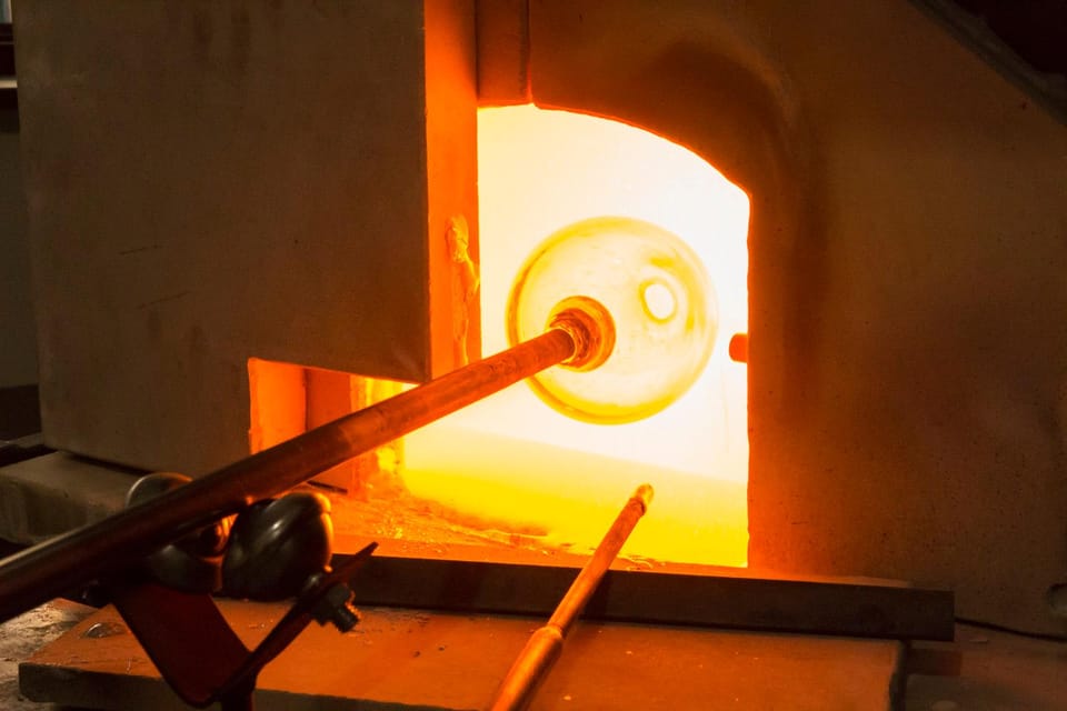 Glass blowing in Prague - Prague Glass Blowing: Close to the Furnace, Not Just Watching