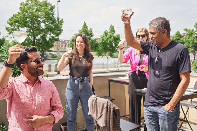 Gourmet Brunch with Chef: Unlimited Drinks & Stunning River Views - Gourmet Brunch with Chef Mariko and the Vltava River Views