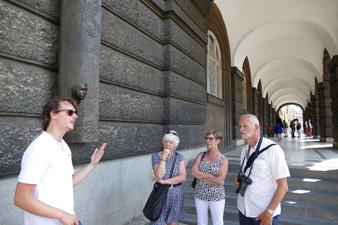 Hidden Prague Private Walkingtour - Meeting at Michalská 509/10 and How the Tour Ends in the Center