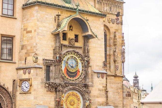 Highlights of Prague with a Funny and Local Guide - Meeting at Náměstí Republiky and Getting Around Without Stress