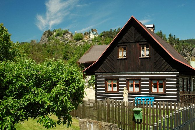 Hiking in fantastic Czech Paradise - Full Day Trip from Prague - Stop 2: Hrubá Skála Castle lunch break with included access