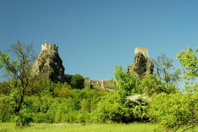 Hiking in fantastic Czech Paradise - Full Day Trip from Prague - Stop 3: Golden Path hike to Trosky Castle Ruins and the Devil legends