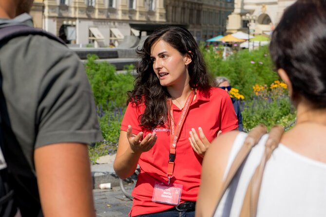 Historic Highlights Walking Tour from Prague - Getting your bearings: Old Town Square at Pařížská and Dlouhá