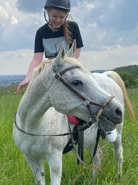 Horseback riding tour near Prague - The 15-minute start: helmets, instructions, and real safety