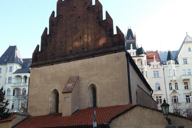 Jewish Prague Walking Tour - Old Jewish Cemetery: 12,000 graves and a legend with teeth