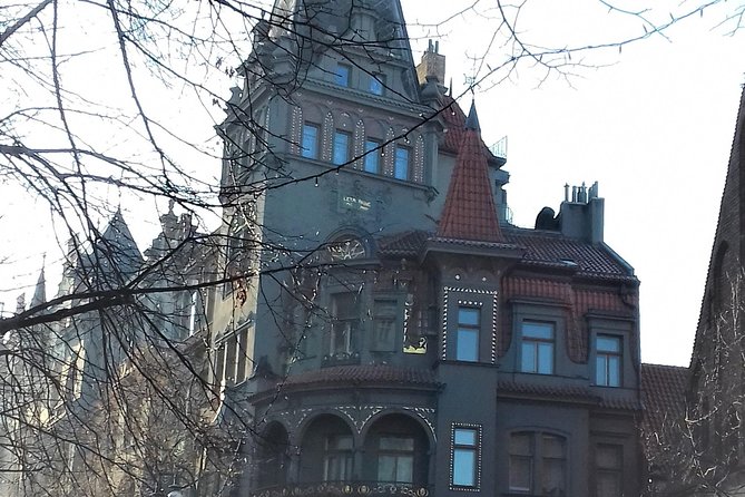 Jewish Prague Walking Tour - Synagogue stops: what you will see versus what you might miss