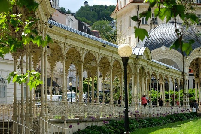 Karlovy Vary - The town of spas, mineral springs and relaxation - What the Rest of the Day Feels Like (Without the Rush)