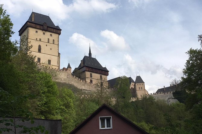 Karlstejn Castle - Half Day Coach Tour From Prague - How the guiding works on a multi-language coach