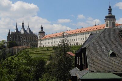 Kutna Hora and Bone Chapel Private Day Trip from Prague - The day’s pacing: how to enjoy 10 stops without feeling chased