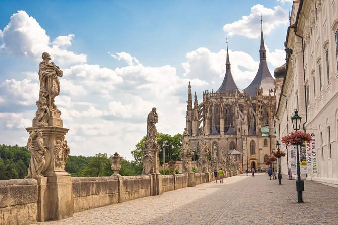 Kutna Hora Private Day Trip from Prague by Train - Train day trip from Prague: less stress, more seeing