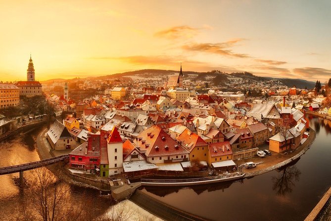 Luxury Private Day trip from Prague to Cesky Krumlov via Hluboka Castle - Hluboká Castle: Gothic Origins, Renaissance Expansion, Baroque Flair